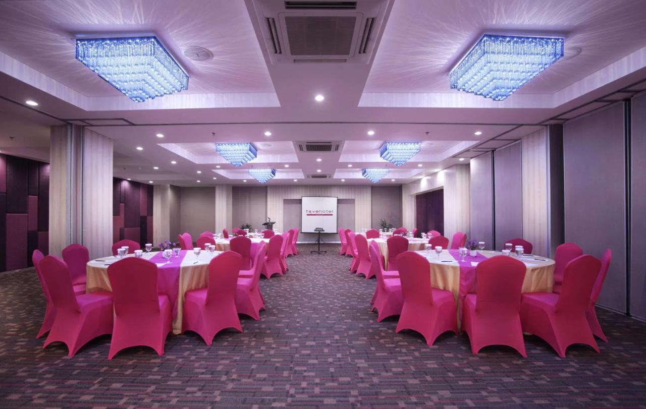 Favehotel Pekanbaru Exterior photo